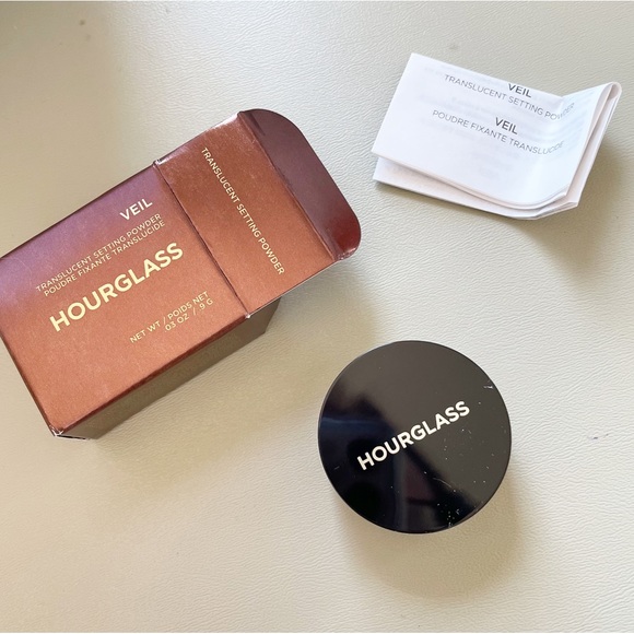 NEW HOURGLASS Veil Translucent Setting Powder Travel Sample Size .03 oz - Picture 2 of 4